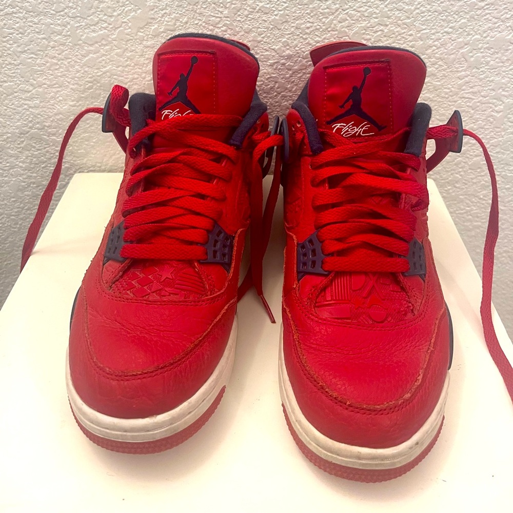 Nike Jordan Red, navy blue and gold , men’s size 9